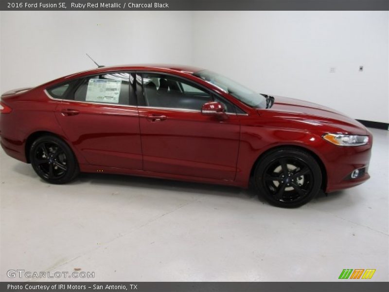 Ruby Red Metallic / Charcoal Black 2016 Ford Fusion SE