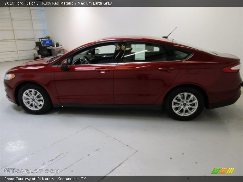 Ruby Red Metallic / Medium Earth Gray 2016 Ford Fusion S