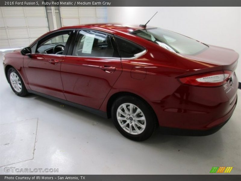 Ruby Red Metallic / Medium Earth Gray 2016 Ford Fusion S