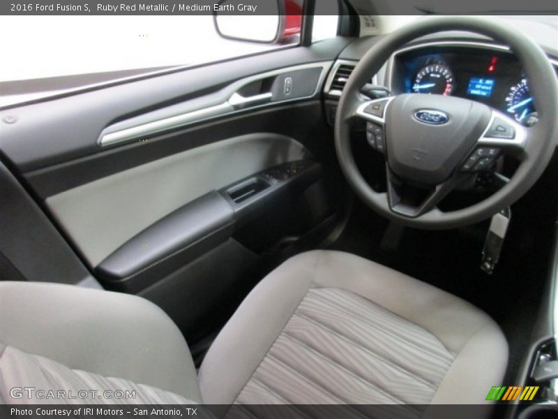 Ruby Red Metallic / Medium Earth Gray 2016 Ford Fusion S