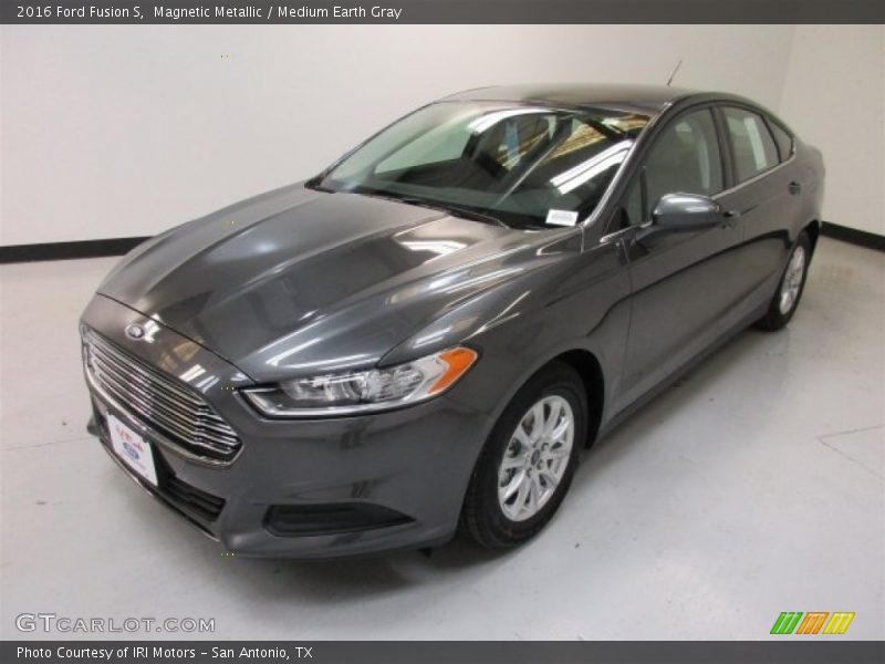 Magnetic Metallic / Medium Earth Gray 2016 Ford Fusion S