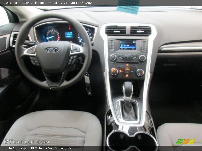 Magnetic Metallic / Medium Earth Gray 2016 Ford Fusion S