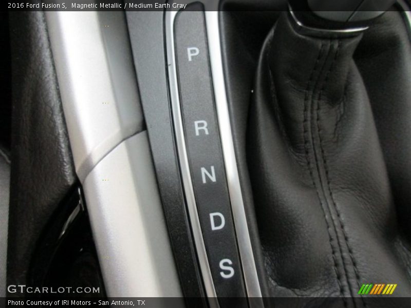 Magnetic Metallic / Medium Earth Gray 2016 Ford Fusion S