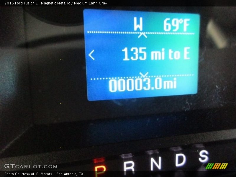 Magnetic Metallic / Medium Earth Gray 2016 Ford Fusion S