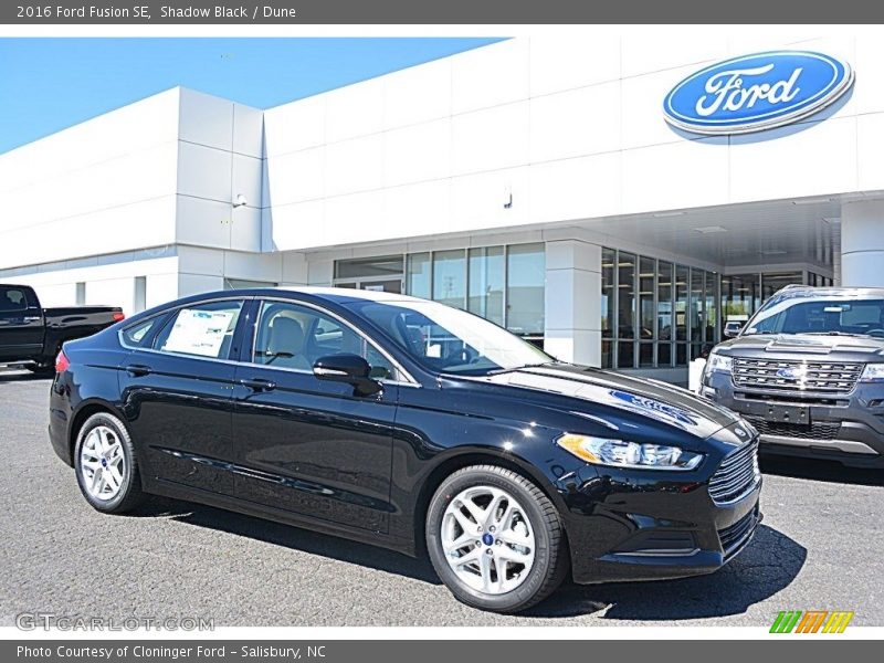 Shadow Black / Dune 2016 Ford Fusion SE
