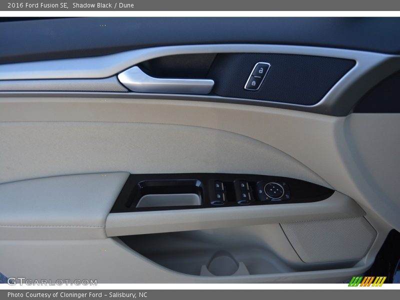 Shadow Black / Dune 2016 Ford Fusion SE