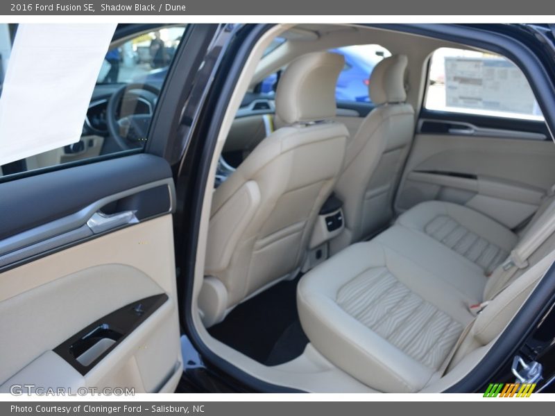 Shadow Black / Dune 2016 Ford Fusion SE