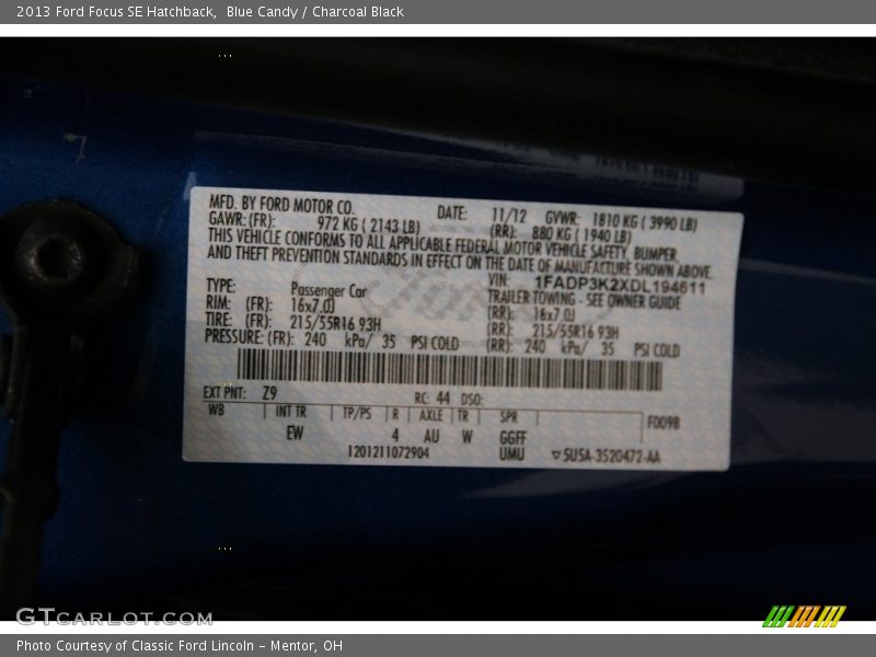 Blue Candy / Charcoal Black 2013 Ford Focus SE Hatchback