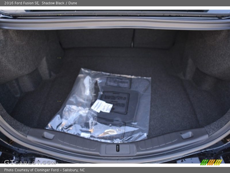 Shadow Black / Dune 2016 Ford Fusion SE