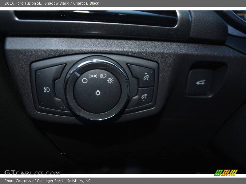 Shadow Black / Charcoal Black 2016 Ford Fusion SE