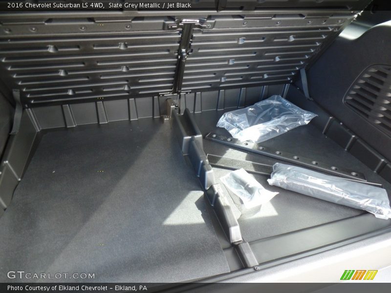  2016 Suburban LS 4WD Trunk