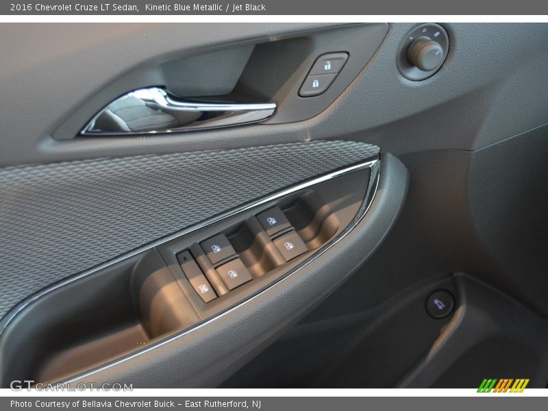 Kinetic Blue Metallic / Jet Black 2016 Chevrolet Cruze LT Sedan