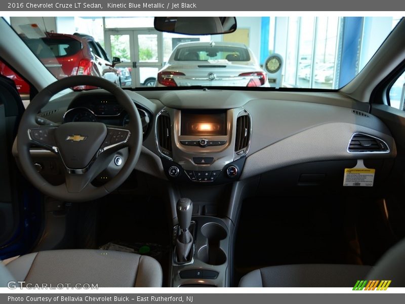 Kinetic Blue Metallic / Jet Black 2016 Chevrolet Cruze LT Sedan