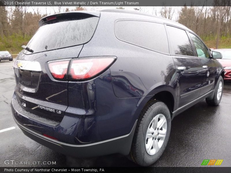 Blue Velvet Metallic / Dark Titanium/Light Titanium 2016 Chevrolet Traverse LS