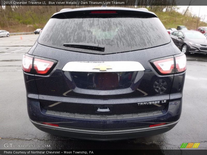 Blue Velvet Metallic / Dark Titanium/Light Titanium 2016 Chevrolet Traverse LS