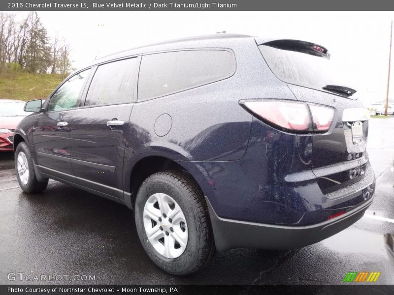 Blue Velvet Metallic / Dark Titanium/Light Titanium 2016 Chevrolet Traverse LS