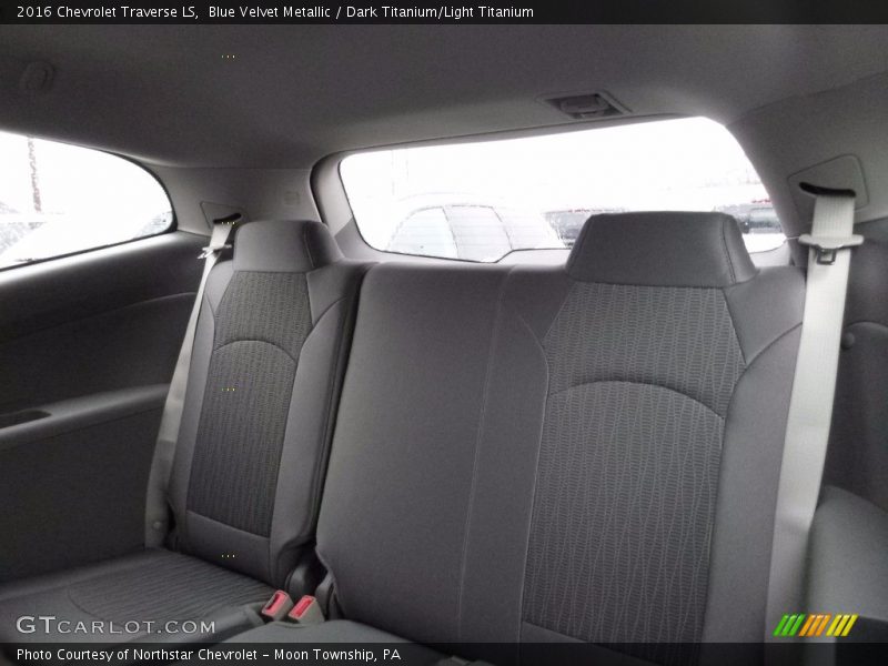 Blue Velvet Metallic / Dark Titanium/Light Titanium 2016 Chevrolet Traverse LS