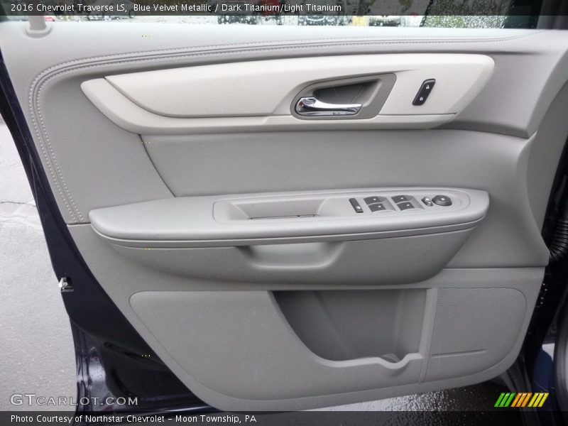 Blue Velvet Metallic / Dark Titanium/Light Titanium 2016 Chevrolet Traverse LS