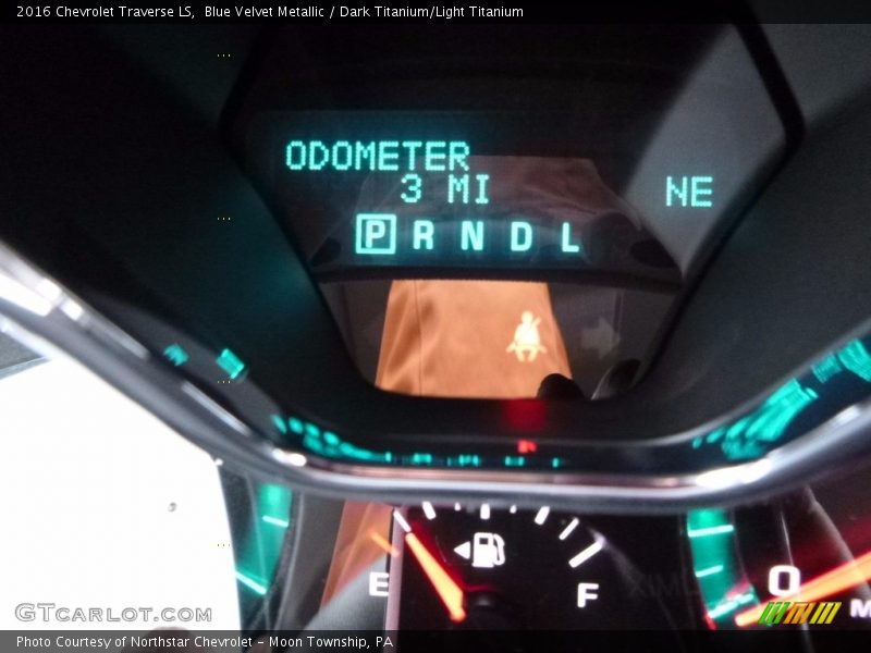 Blue Velvet Metallic / Dark Titanium/Light Titanium 2016 Chevrolet Traverse LS
