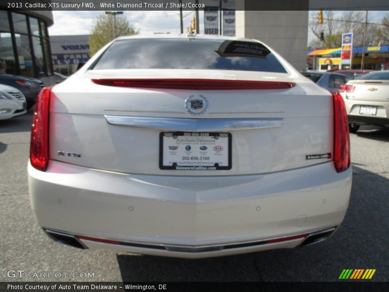White Diamond Tricoat / Shale/Cocoa 2013 Cadillac XTS Luxury FWD