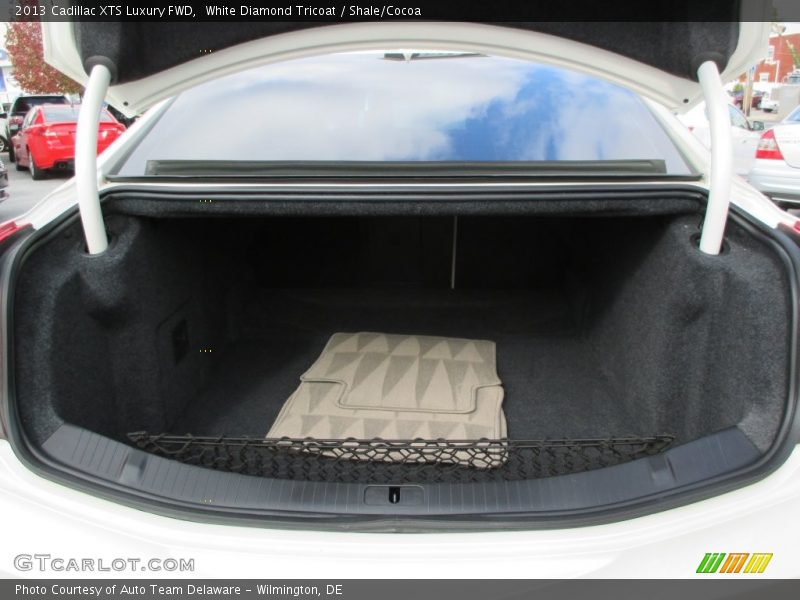 White Diamond Tricoat / Shale/Cocoa 2013 Cadillac XTS Luxury FWD