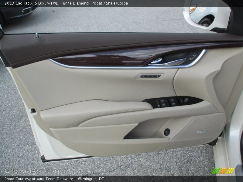 White Diamond Tricoat / Shale/Cocoa 2013 Cadillac XTS Luxury FWD