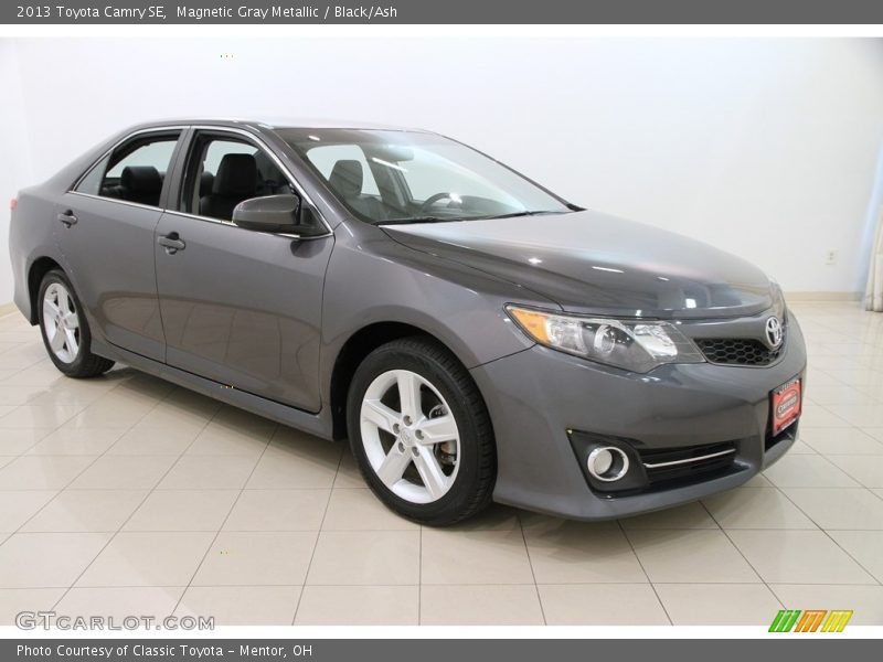 Magnetic Gray Metallic / Black/Ash 2013 Toyota Camry SE