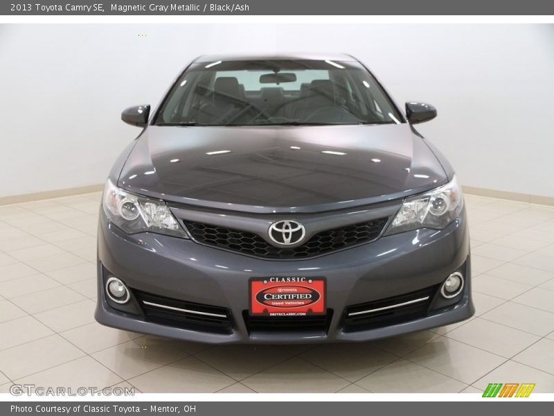 Magnetic Gray Metallic / Black/Ash 2013 Toyota Camry SE