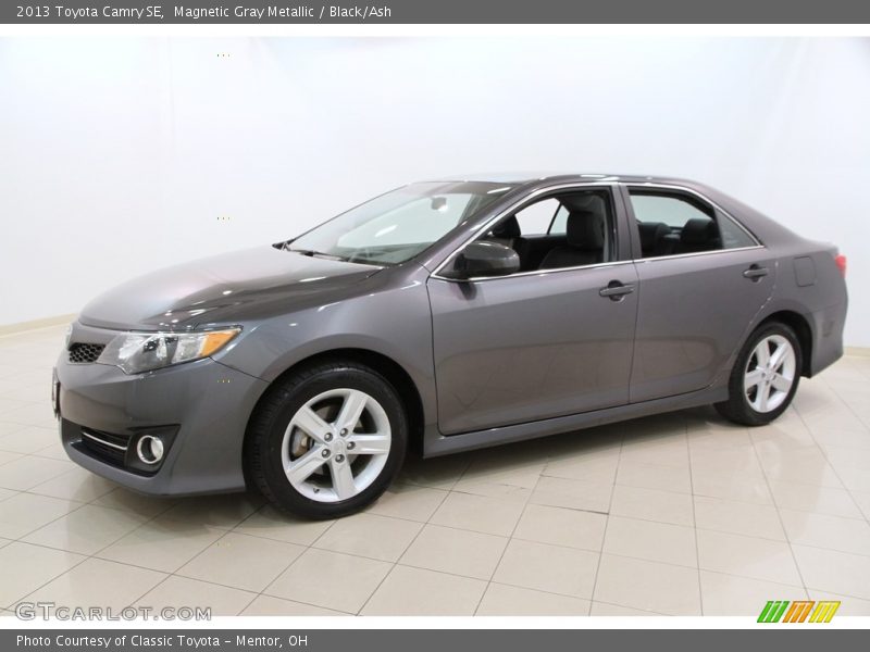 Magnetic Gray Metallic / Black/Ash 2013 Toyota Camry SE
