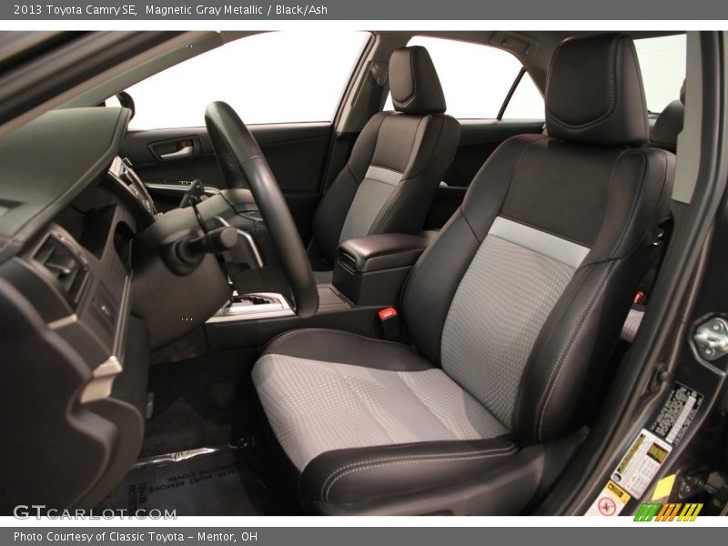 Magnetic Gray Metallic / Black/Ash 2013 Toyota Camry SE