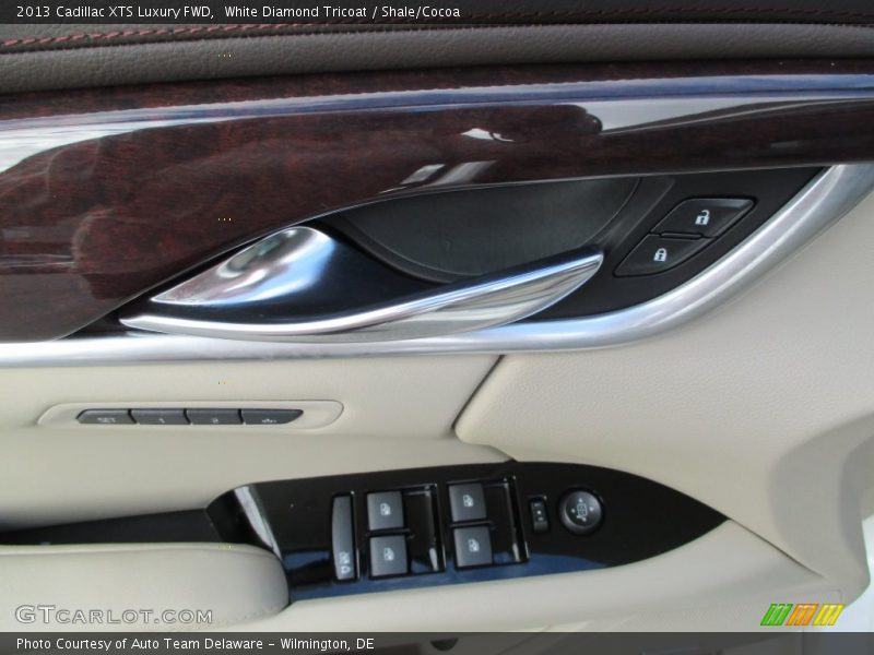 White Diamond Tricoat / Shale/Cocoa 2013 Cadillac XTS Luxury FWD