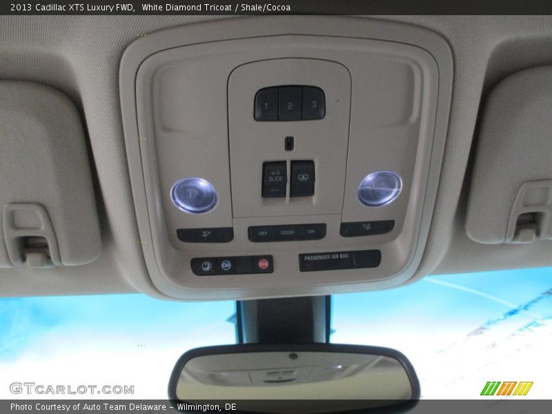 White Diamond Tricoat / Shale/Cocoa 2013 Cadillac XTS Luxury FWD
