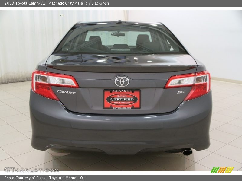 Magnetic Gray Metallic / Black/Ash 2013 Toyota Camry SE