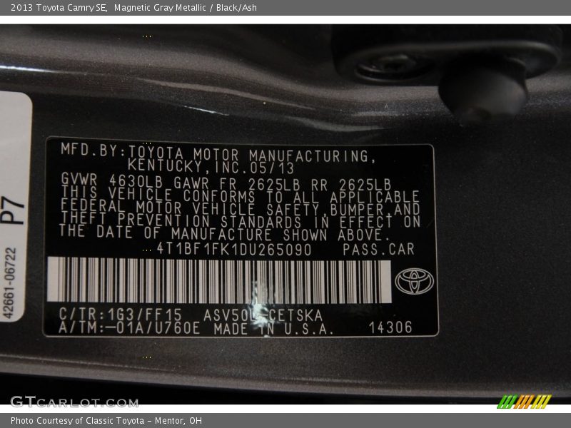Magnetic Gray Metallic / Black/Ash 2013 Toyota Camry SE