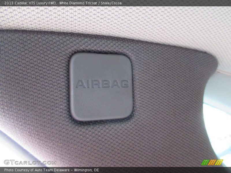 White Diamond Tricoat / Shale/Cocoa 2013 Cadillac XTS Luxury FWD