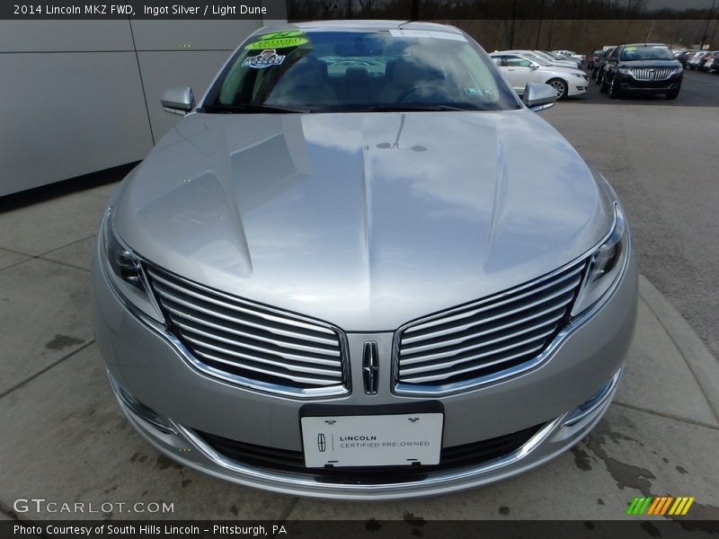 Ingot Silver / Light Dune 2014 Lincoln MKZ FWD