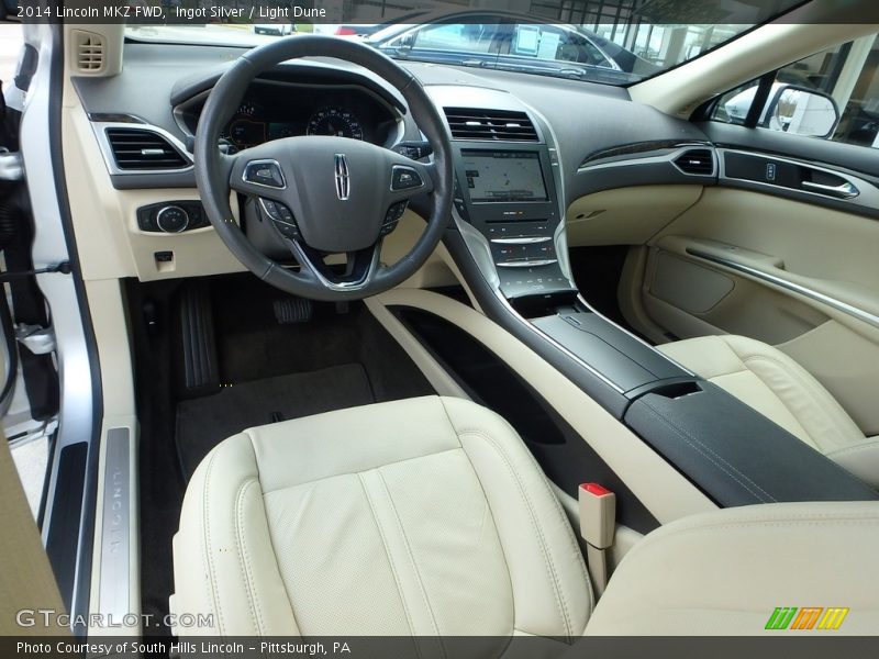 Ingot Silver / Light Dune 2014 Lincoln MKZ FWD