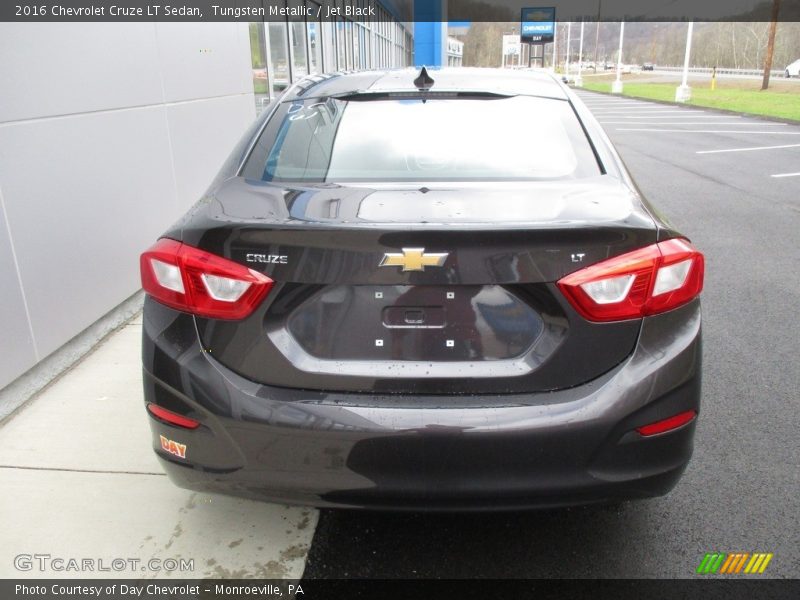 Tungsten Metallic / Jet Black 2016 Chevrolet Cruze LT Sedan