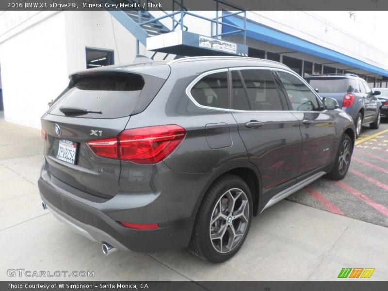 Mineral Grey Metallic / Black 2016 BMW X1 xDrive28i