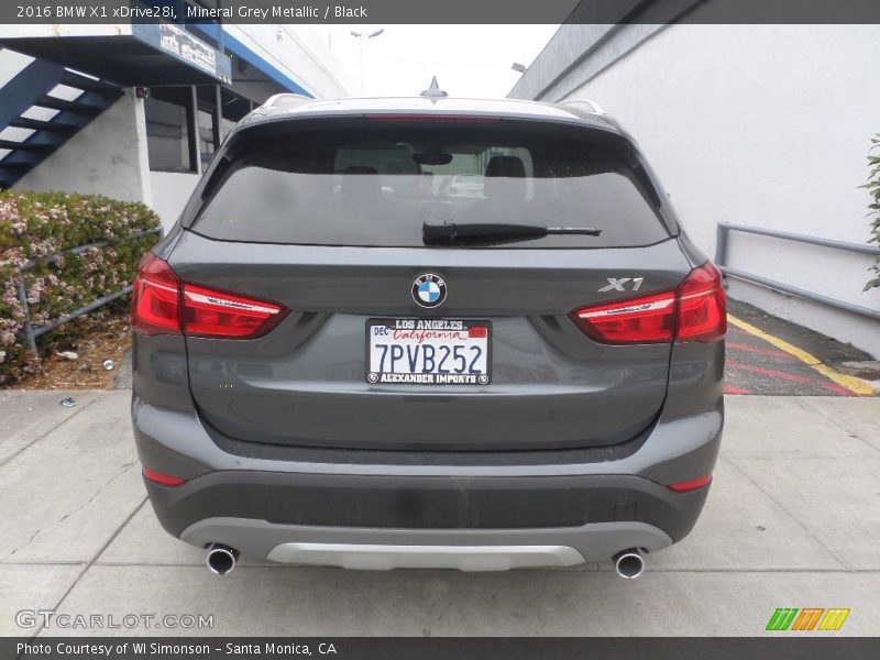 Mineral Grey Metallic / Black 2016 BMW X1 xDrive28i