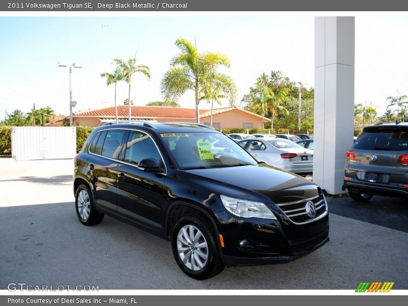 Deep Black Metallic / Charcoal 2011 Volkswagen Tiguan SE