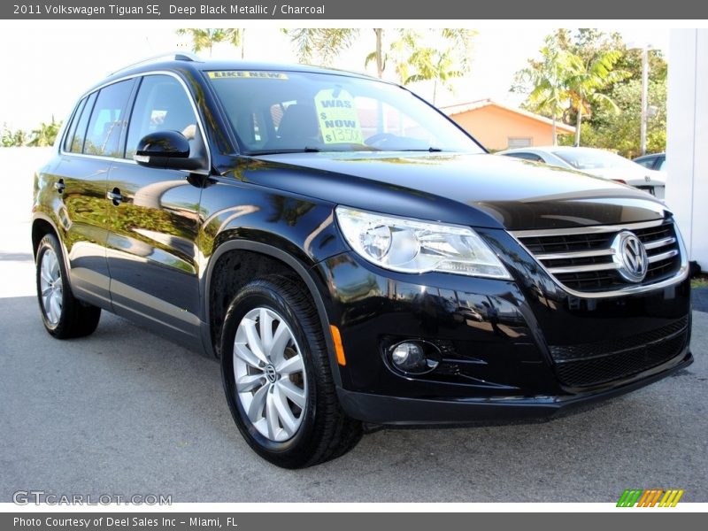 Deep Black Metallic / Charcoal 2011 Volkswagen Tiguan SE