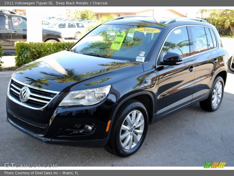 Deep Black Metallic / Charcoal 2011 Volkswagen Tiguan SE