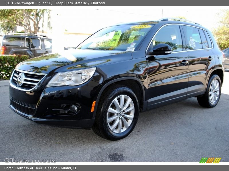 Deep Black Metallic / Charcoal 2011 Volkswagen Tiguan SE