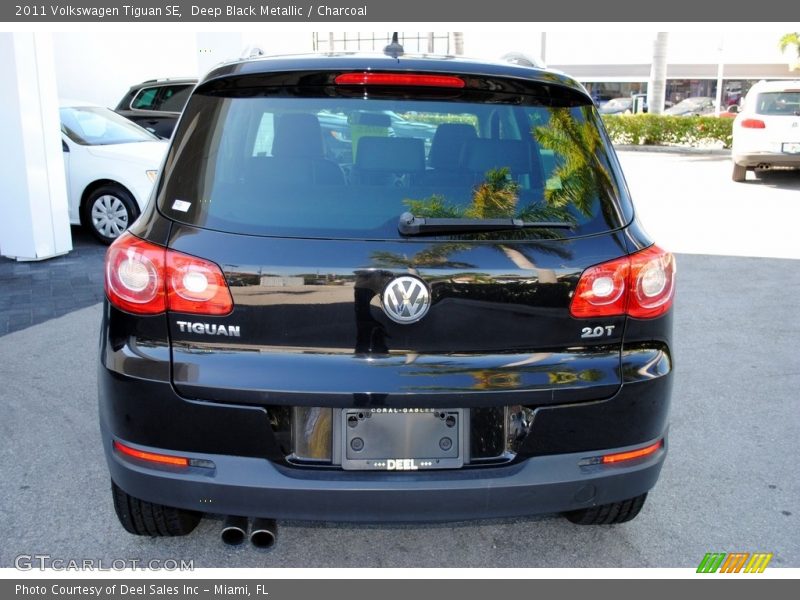 Deep Black Metallic / Charcoal 2011 Volkswagen Tiguan SE