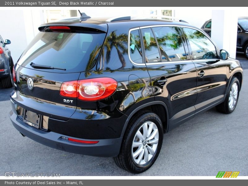 Deep Black Metallic / Charcoal 2011 Volkswagen Tiguan SE