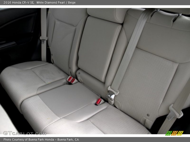 White Diamond Pearl / Beige 2016 Honda CR-V SE