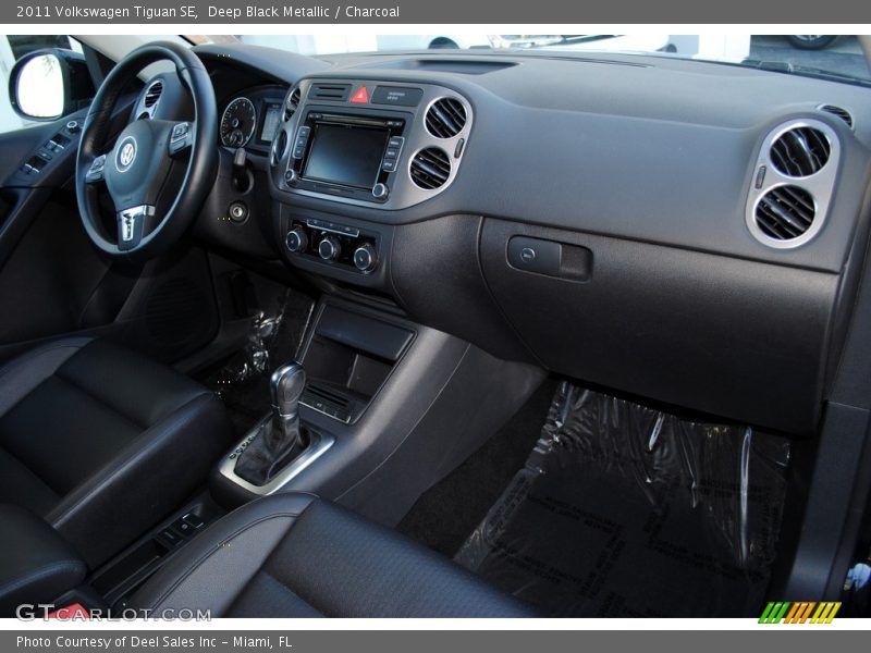 Deep Black Metallic / Charcoal 2011 Volkswagen Tiguan SE