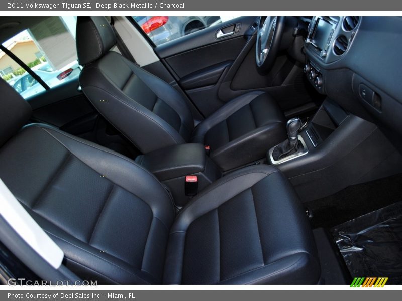 Deep Black Metallic / Charcoal 2011 Volkswagen Tiguan SE