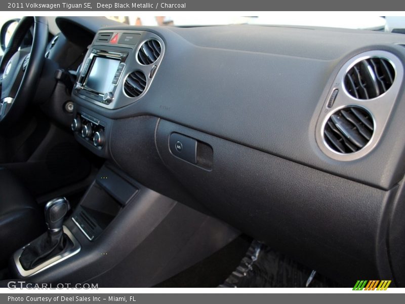 Deep Black Metallic / Charcoal 2011 Volkswagen Tiguan SE